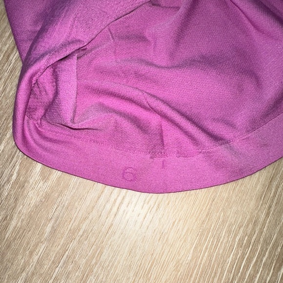 Lululemon swiftly tech tank top size 6 - Picture 3 of 3
